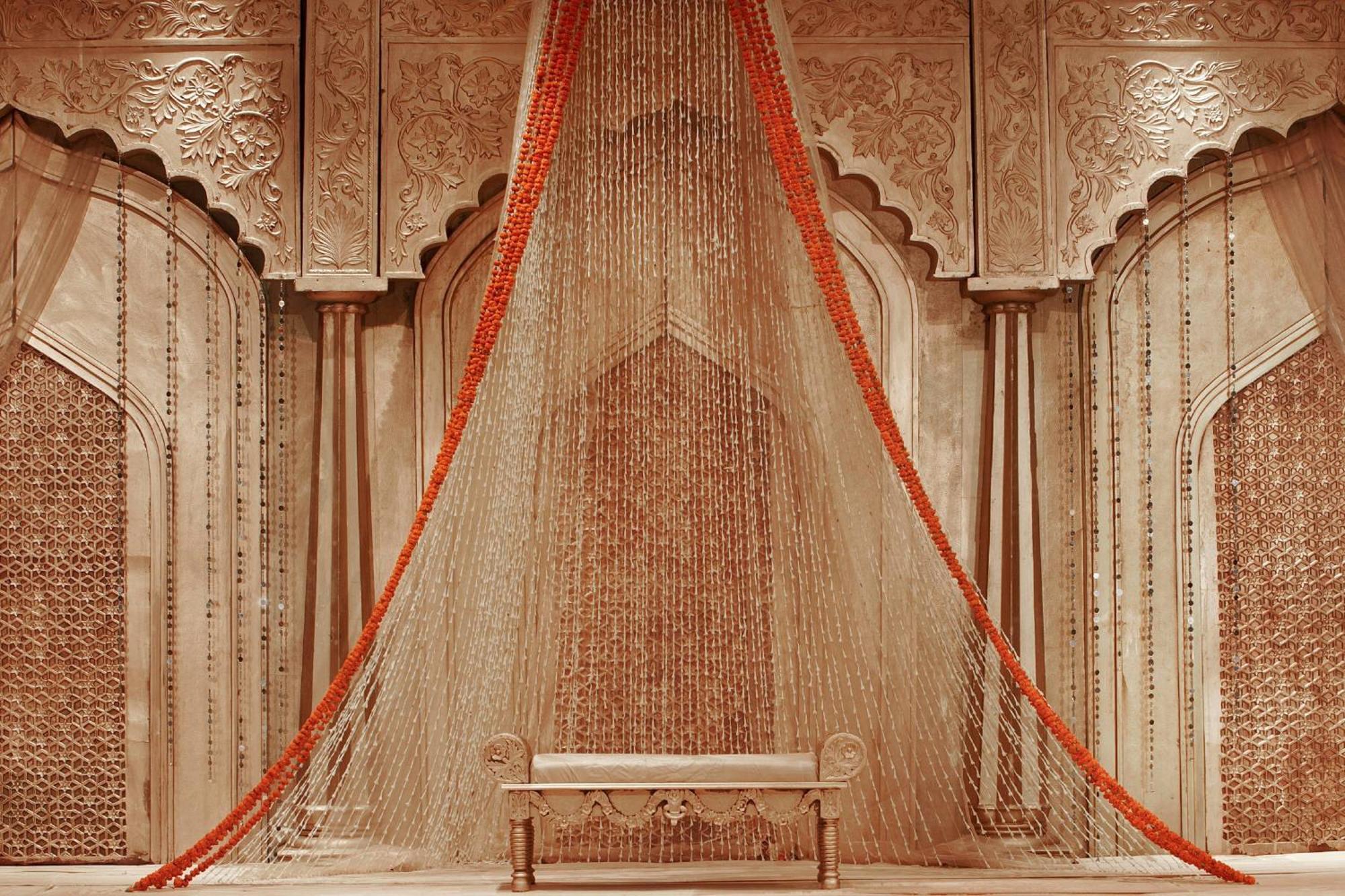 Jaipur Marriott Hotel Ngoại thất bức ảnh The interior of the temple
