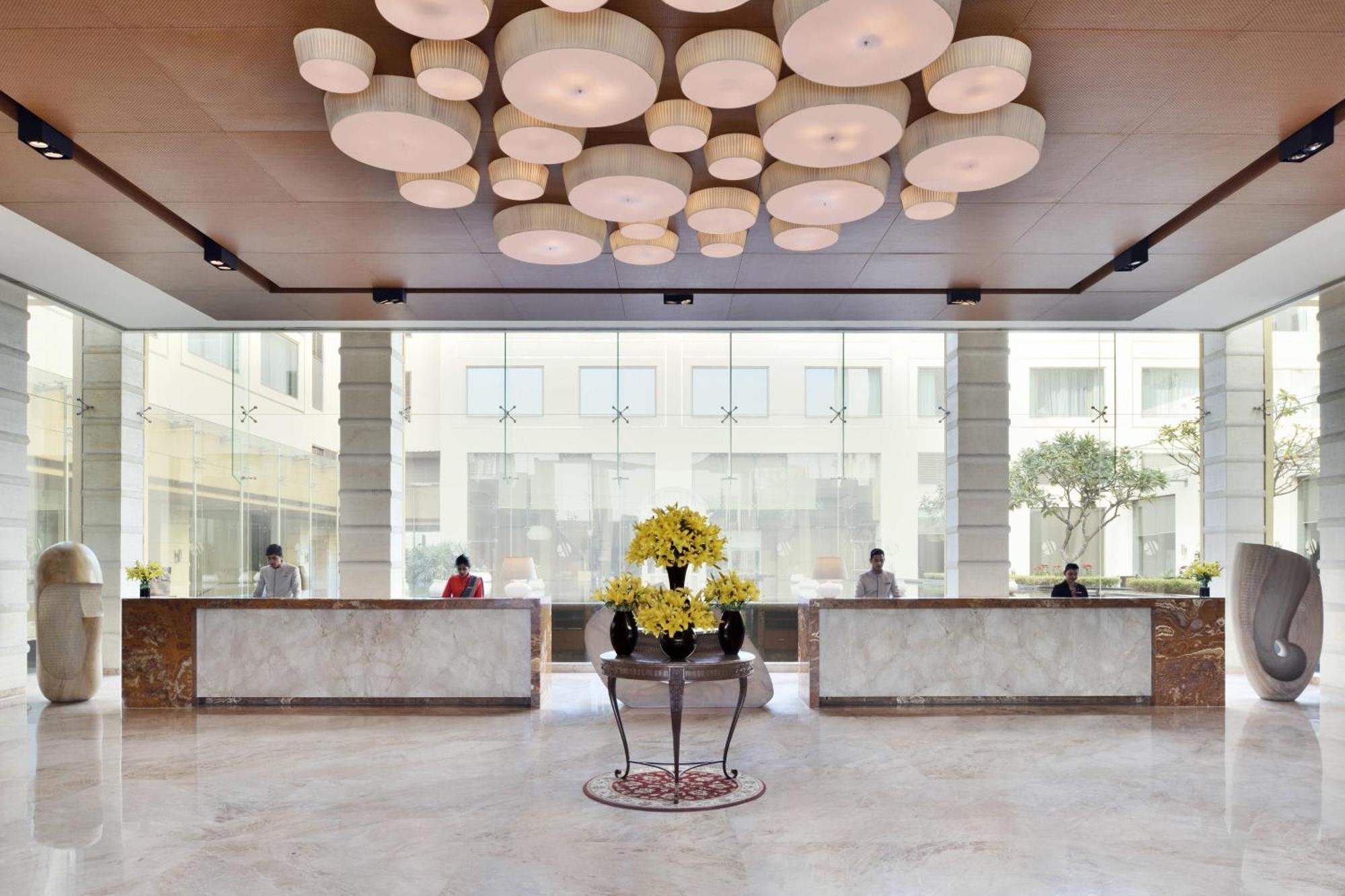 Jaipur Marriott Hotel Ngoại thất bức ảnh The lobby of the hotel