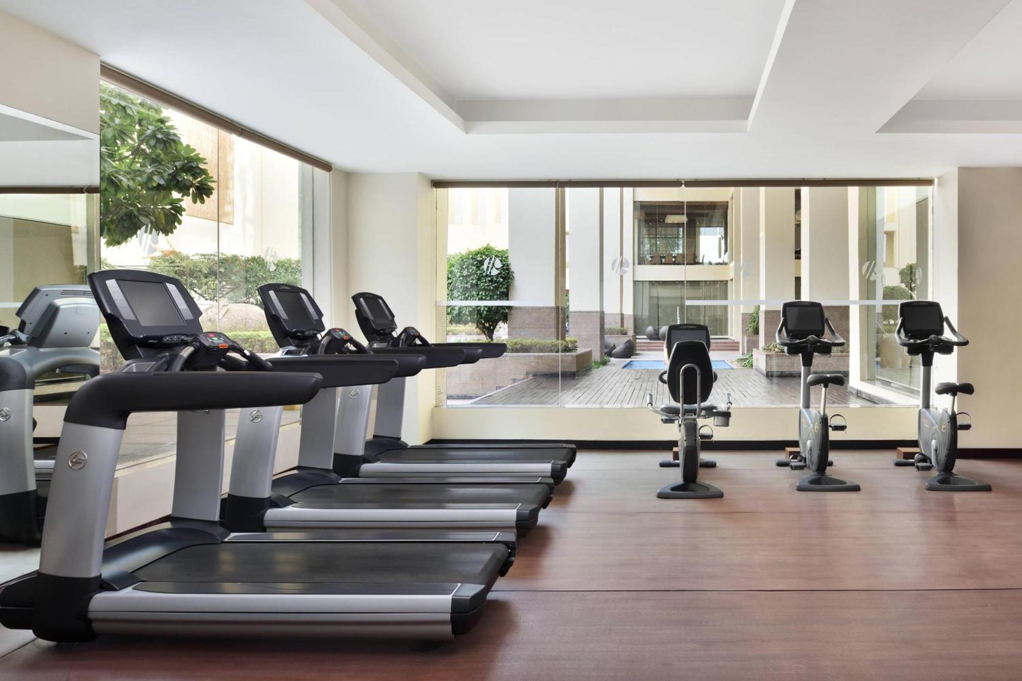 Jaipur Marriott Hotel Ngoại thất bức ảnh The gym at the hotel