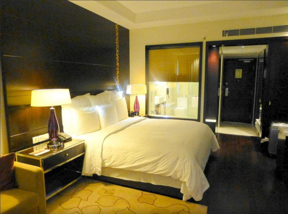 Jaipur Marriott Hotel Ngoại thất bức ảnh A room at the Taj Mahal Palace